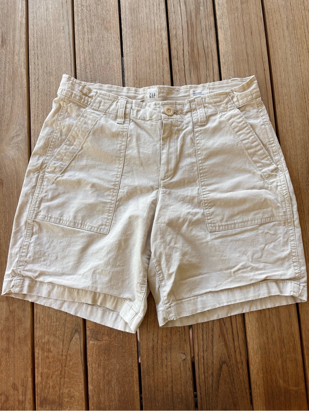 GAP Cream Girlfriend Cargo Shorts